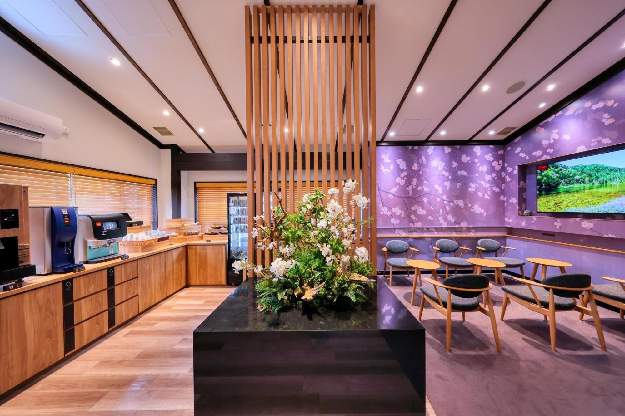 Miyama Ouan Kyoritsu Resort Takayama  Exterior foto Sakura Lounge at Tokyo Narita Airport
