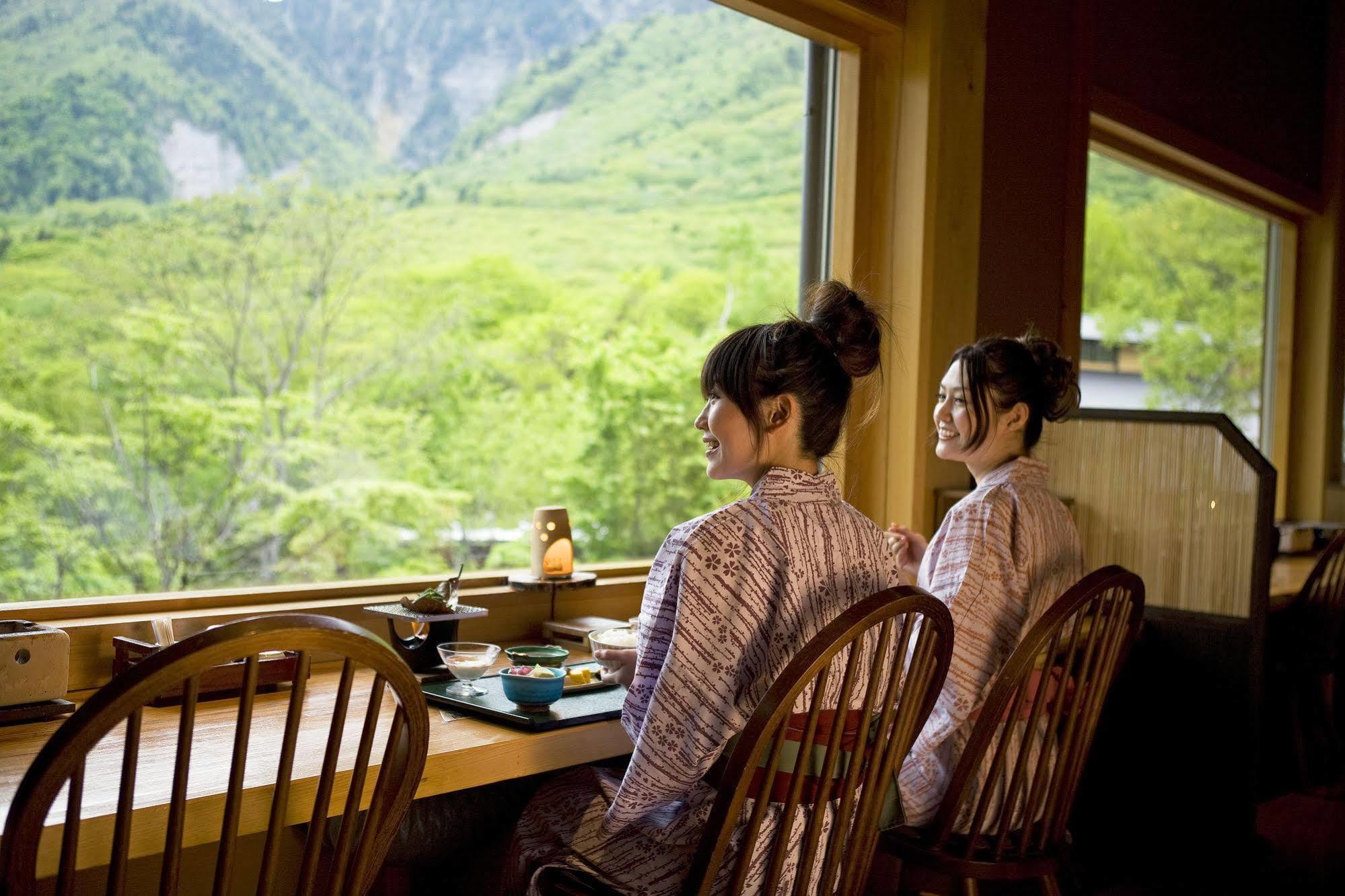 Miyama Ouan Kyoritsu Resort Takayama  Exterior foto A view from the dining room